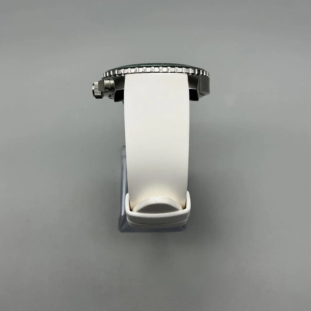 Guess Mens Watch 44mm White Green Dial White Silicone Chronograph New Battery